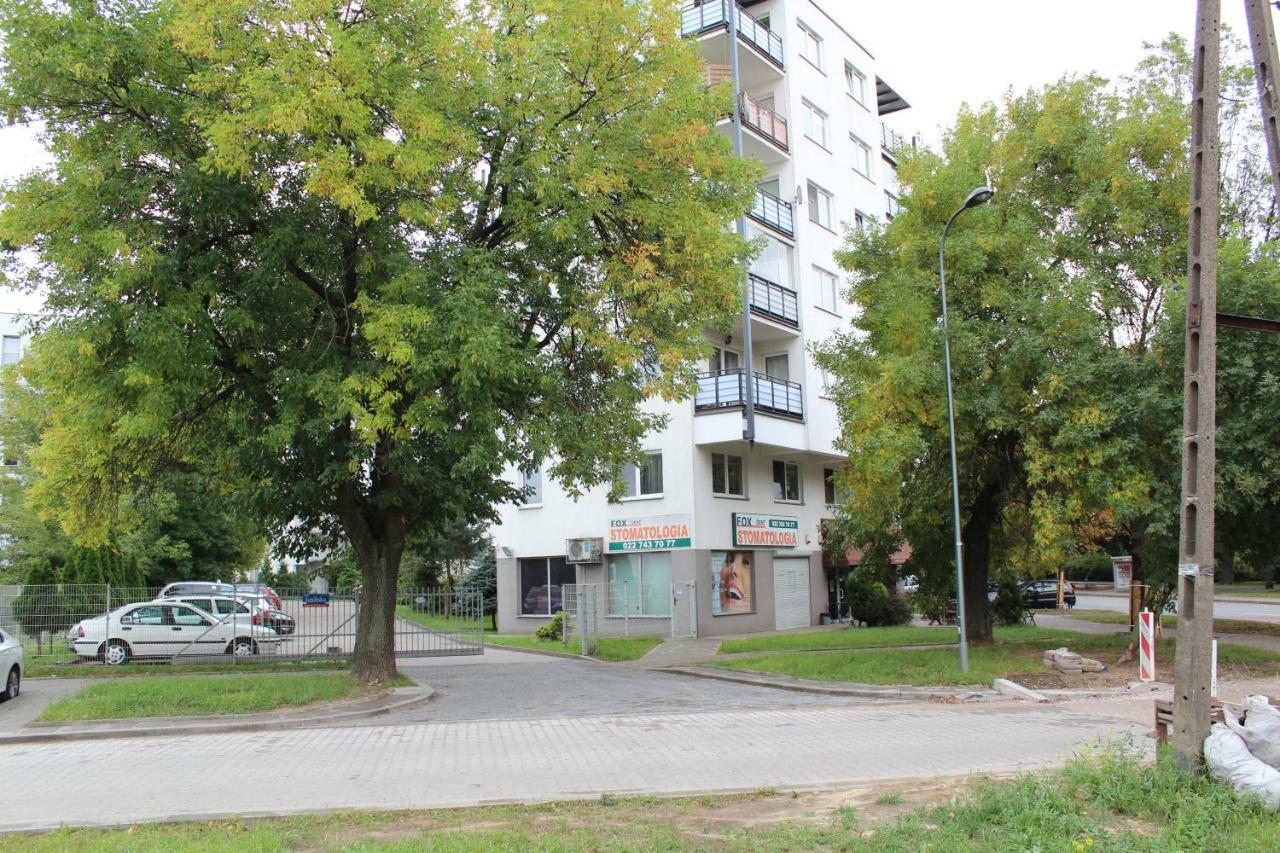 Apartament 69 Metro Appartamento Varsavia Esterno foto