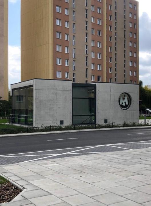 Apartament 69 Metro Appartamento Varsavia Esterno foto